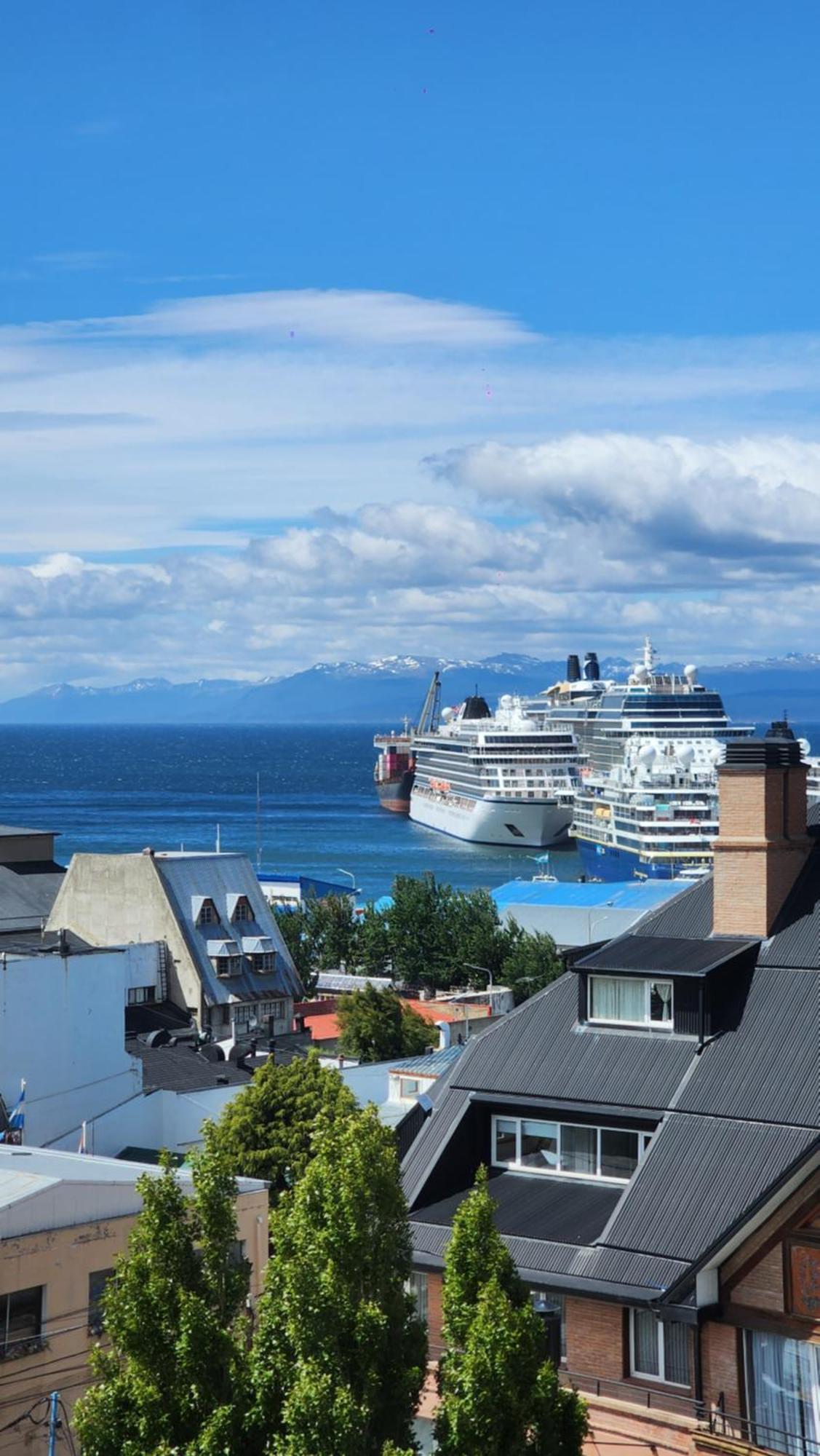 Yaghan Hostel Ushuaia Zewnętrze zdjęcie